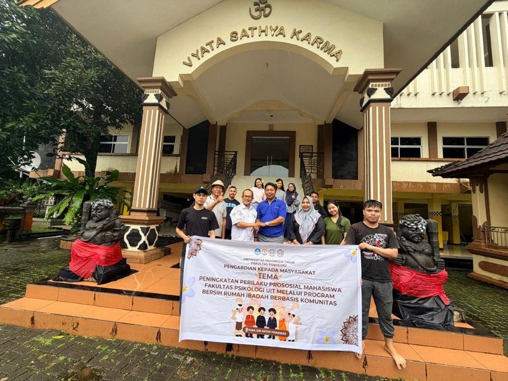 Dosen dan Mahasiswa Fakultas Psikologi UIT Adakan PKM di Pura Giri Natha Makassar