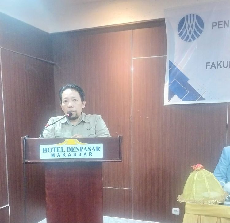 Wakil Ketua Yayasan Tutup PKPA Angkatan IV bekerjasama Fakultas Hukum UIT dan DPN Peradi