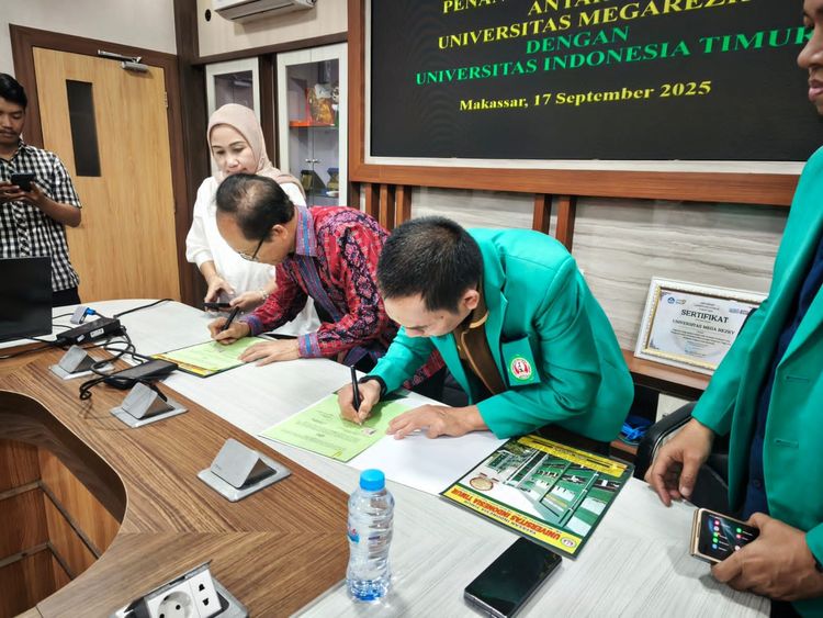 Penandatanganan MoU Universitas Megarezky dengan Universitas Indonesia Timur